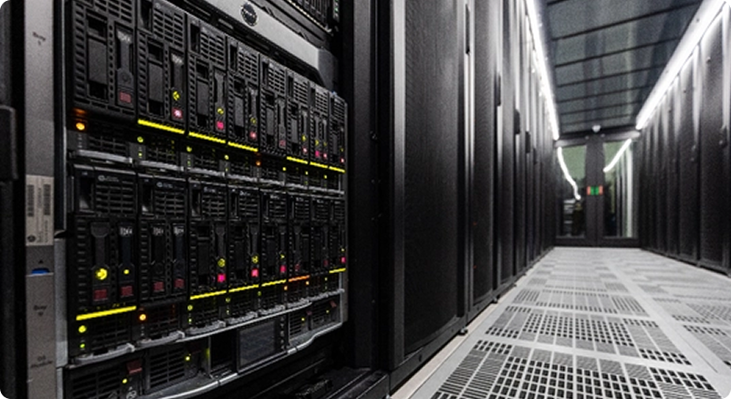 Image of Fiberway's network infrastructure, highlighting the high-speed connectivity and low latency that InovaPerf's hosting services provide.